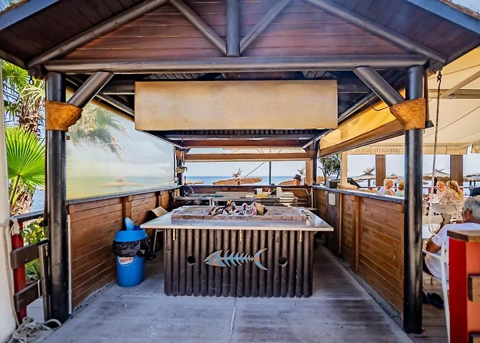 Luxury 2 Bedroom Beachfront Apt In Bali-Boho Style