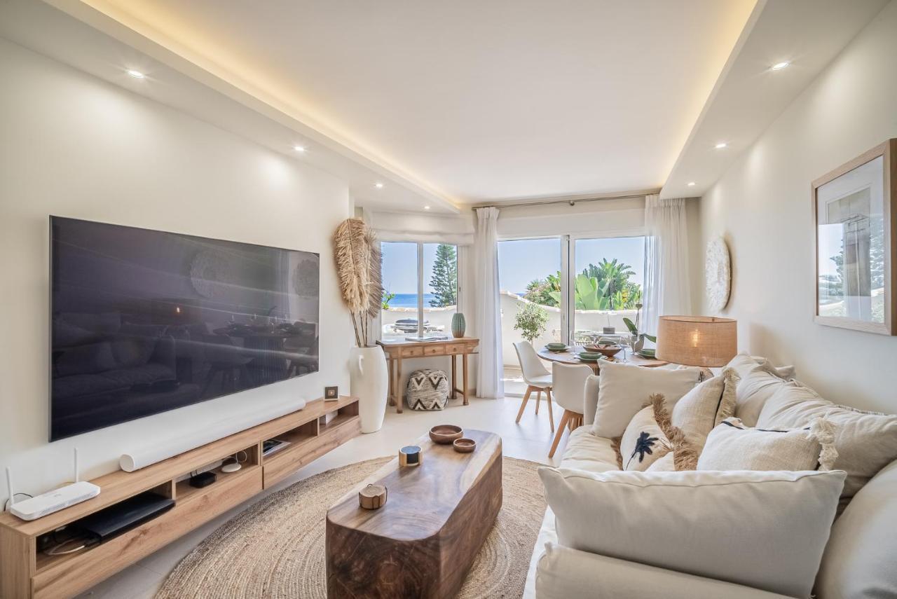 Luxury 2 Bedroom Beachfront In Bali-boho Style *