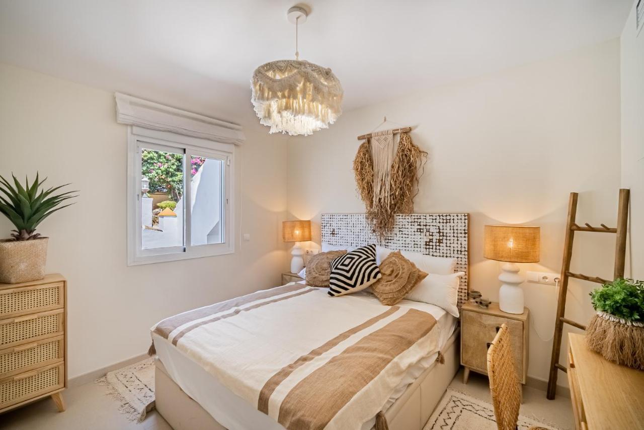 Luxury 2 Bedroom Beachfront In Bali-boho Style Sitio de Calahonda