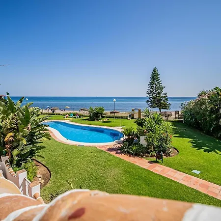Luxury 2 Bedroom Beachfront Apt In Bali-Boho Style Sitio de Calahonda Exterior photo